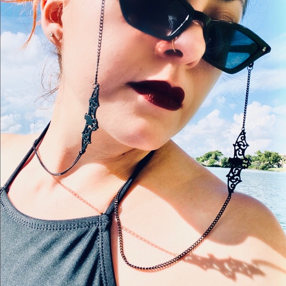 Black Bat chain for sunglasses or glasses - Picture 3 of 6